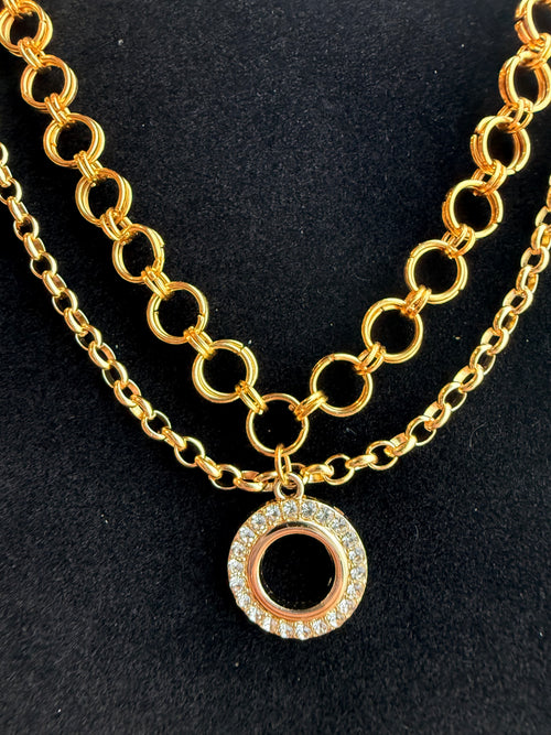 Chainmail gold necklace with charm