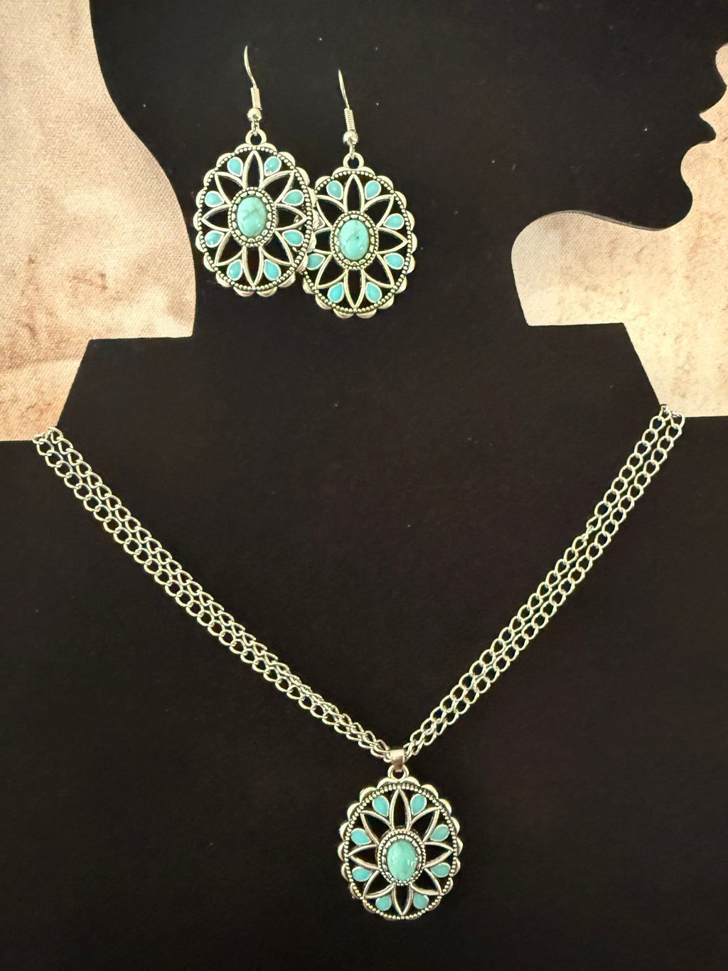 Vintage-Style Ethnic Jewelry for Women, Featuring Silvery Oval-Shaped Zinc Alloy Earrings And Necklace Adorned with Blue Oil Drop And Acrylic Accents