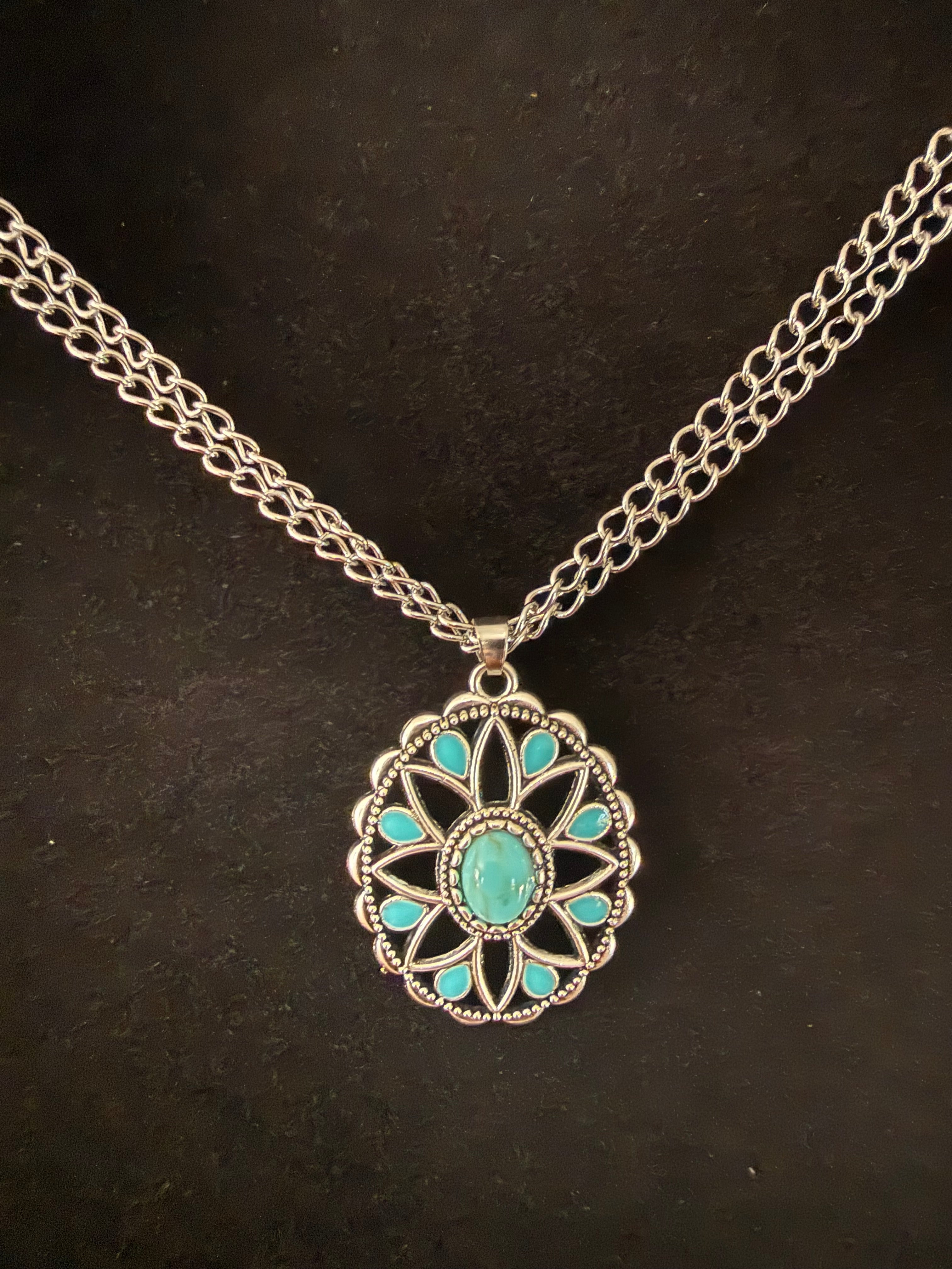 Vintage-Style Ethnic Jewelry for Women, Featuring Silvery Oval-Shaped Zinc Alloy Earrings And Necklace Adorned with Blue Oil Drop And Acrylic Accents